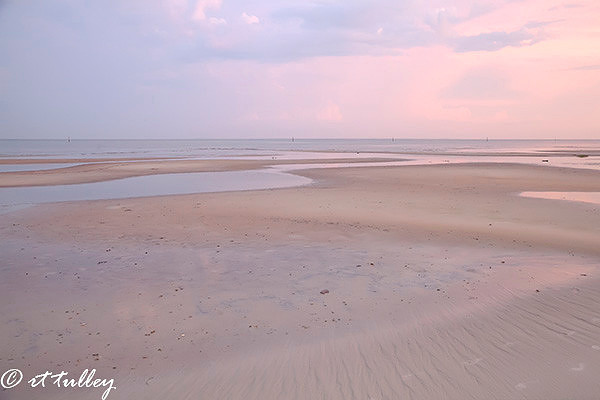 calm;down time;gulfport beach at dusk