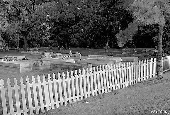 Oakwing GC Graveyard next to #6 B/W