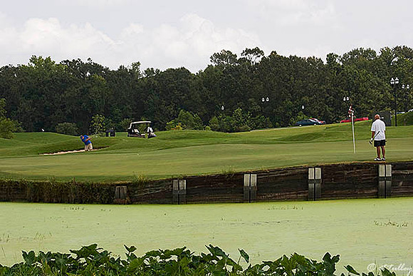 Atchafalaya - Difficult Sandshot at #18 Green