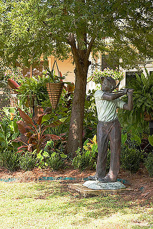 Cypress Bend - Golfer Statue